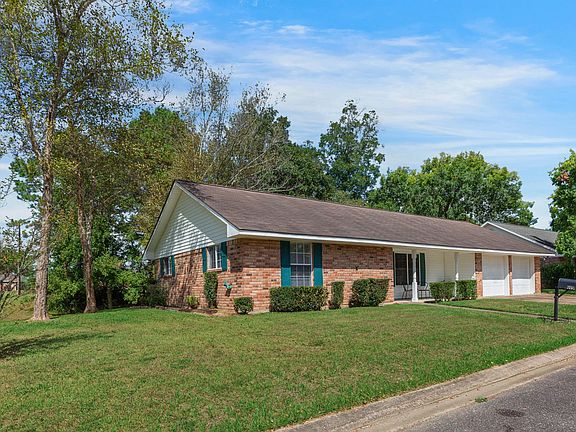 2nd image of 915 Hashim Dr