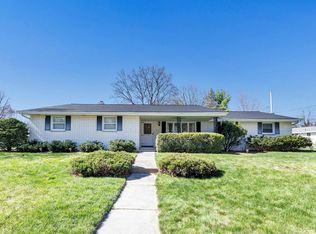 1715 Beaver Dam Dr, Green Bay, WI 54304