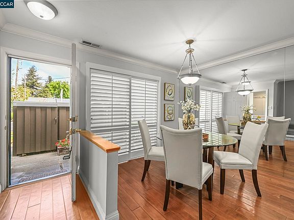 3rd image of 1218 Hookston Rd