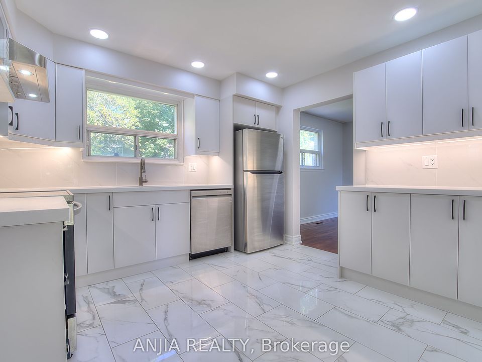 1st image of 14 Cherrystone Dr