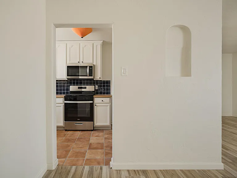 1641 E Coronado Rd — Photo 9