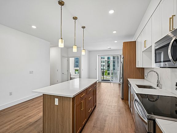 4th image of 20 Seaport Way #59