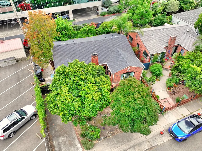 4232 Y St — Photo 36