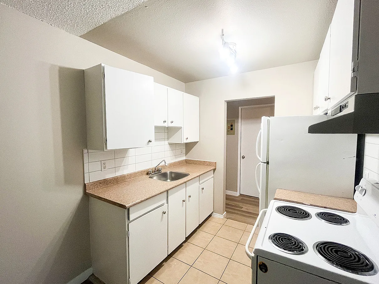 Ashley Court — Photo 2