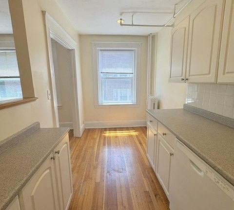 4th image of 1607 Commonwealth Ave APT 25