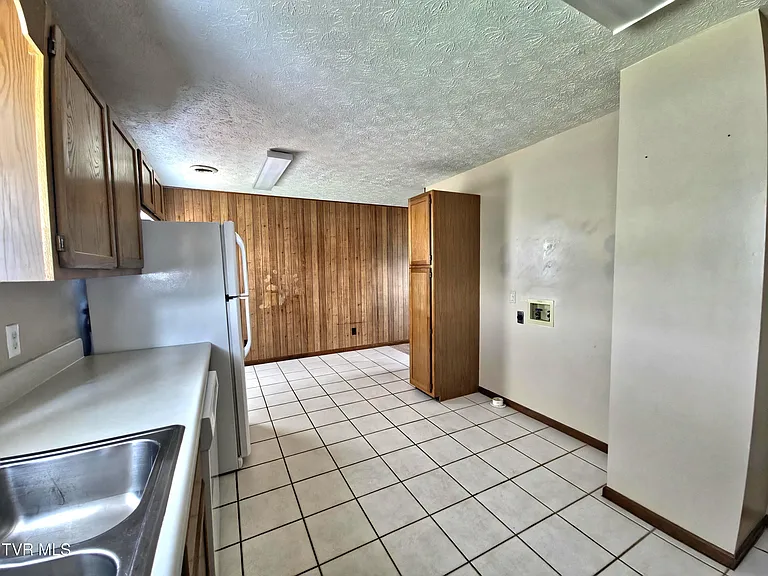 549 N Holston River Dr #A — Photo 10
