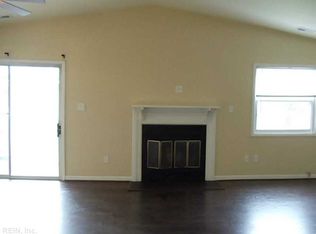115 Roane Dr APT E, Hampton, VA 23669