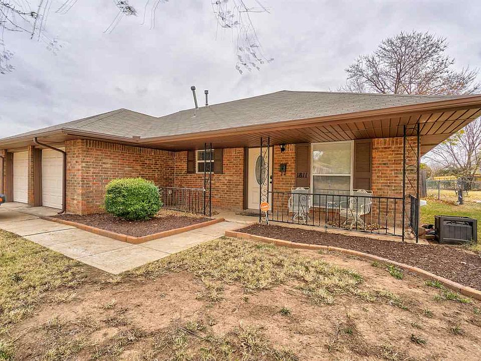 1st image of 1811 NW Crosby Park Blvd
