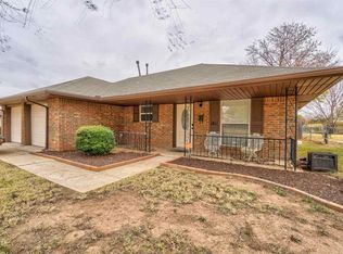 1811 NW Crosby Park Blvd, Lawton, OK 73505