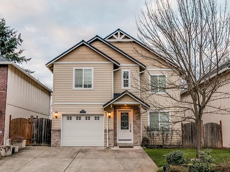 2743 Mallory Ln — Photo 1
