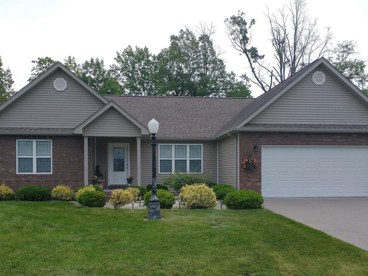 206 Breeze Dr, Carterville, IL 62918 Zillow