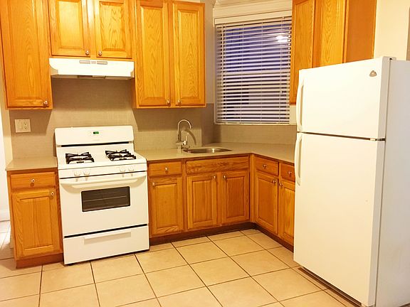 2nd image of 2634 18th St APT 1R