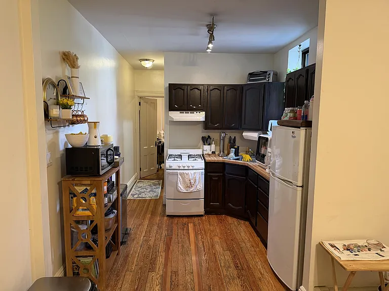906 Willow Ave #4 — Photo 4