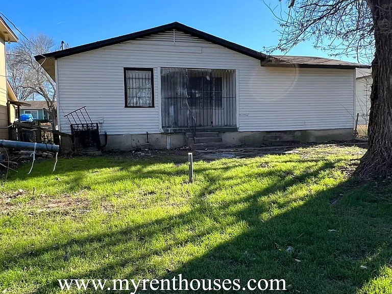 4293 Leland College Dr — Photo 12