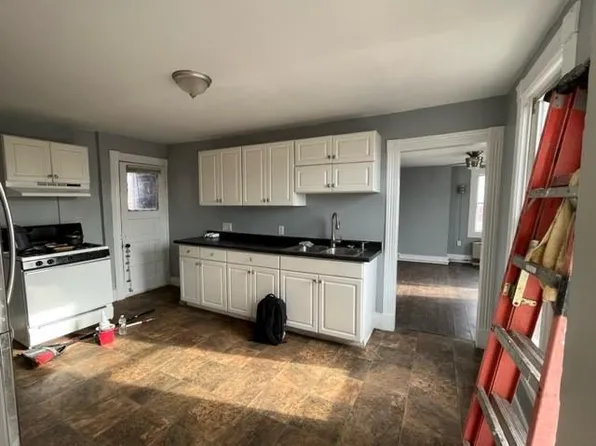 92 E Allen St APT 3, Winooski, VT 05404