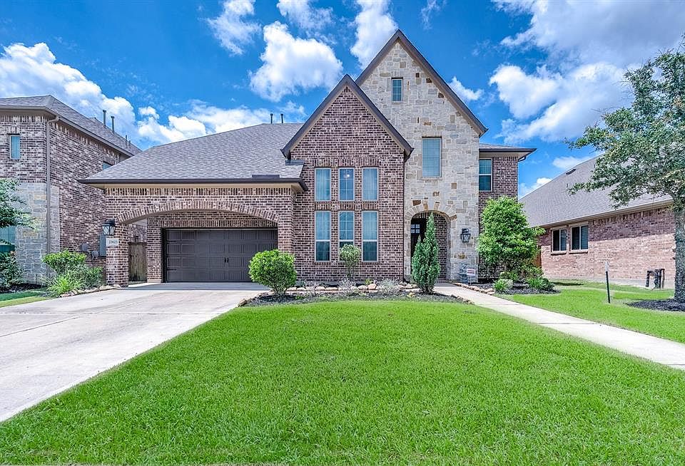 Welcome home to 23623 Starling Grove Lane!