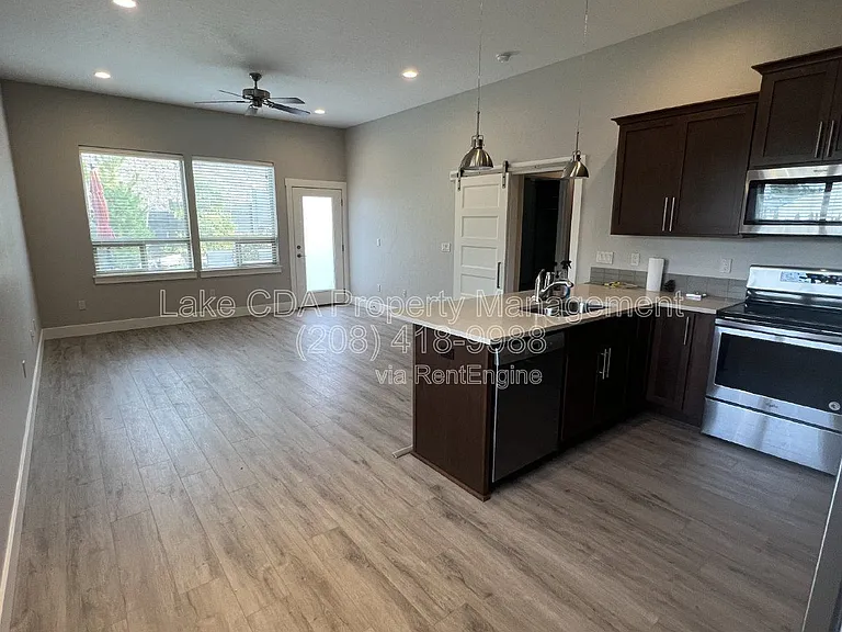 3343 N Rosalia Rd — Photo 2