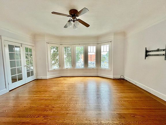 3rd image of 1209 Oak St APT 1