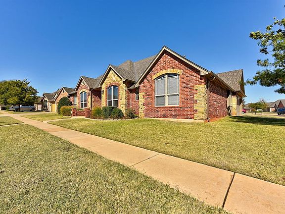 3rd image of 15405 Hickory Bend Ln
