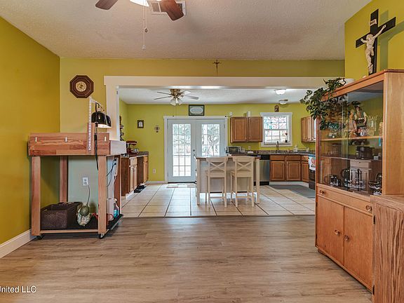 2nd image of 115 Connie Dr