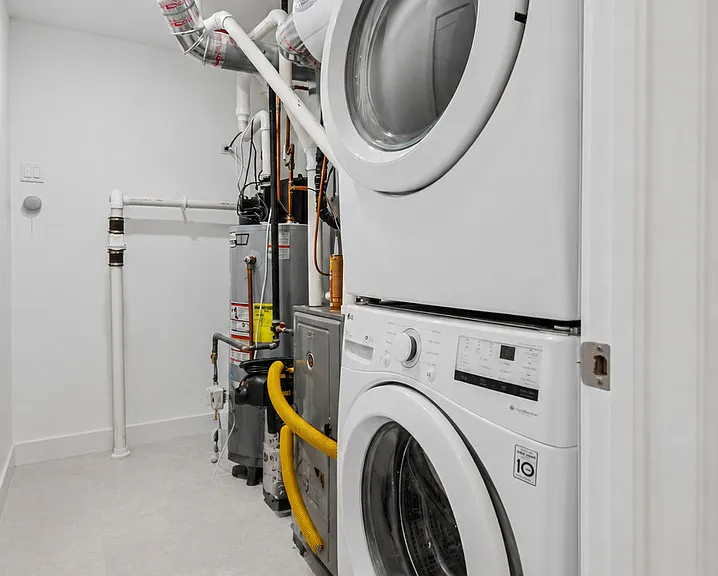 4937 N Winthrop Ave #1E — Photo 11