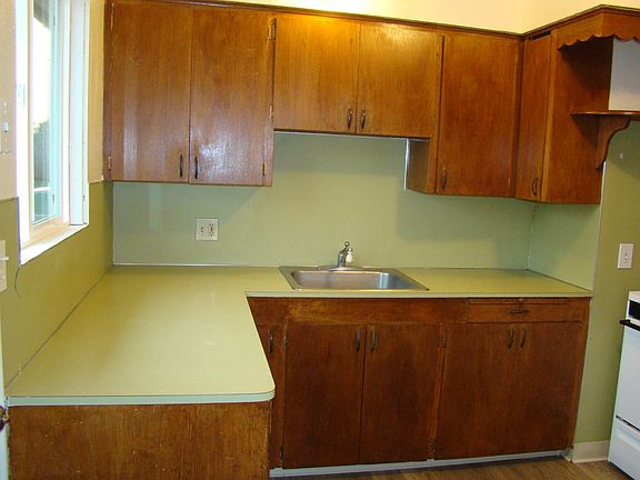 2nd image of 2115 E Evergreen Blvd