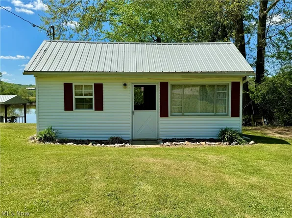 8551 S River Rd, Blue Rock, OH 43720