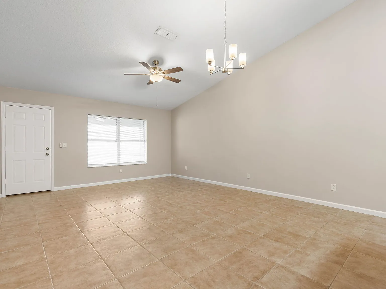 3 bed, 1300 sqft, $1,675 — Photo 3