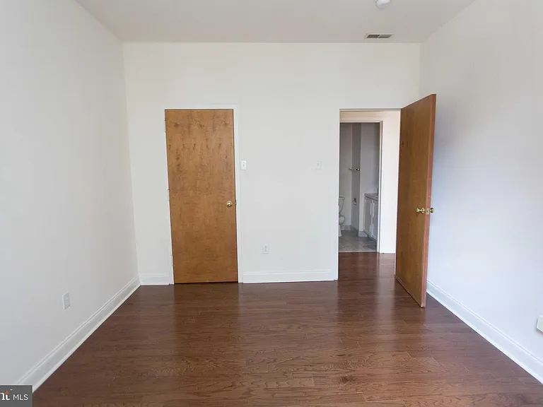 1600-2 Walnut St #405 — Photo 21