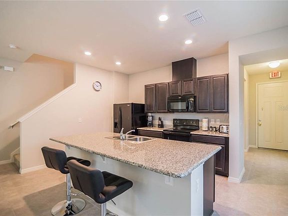 3rd image of 5137 Crown Haven Dr