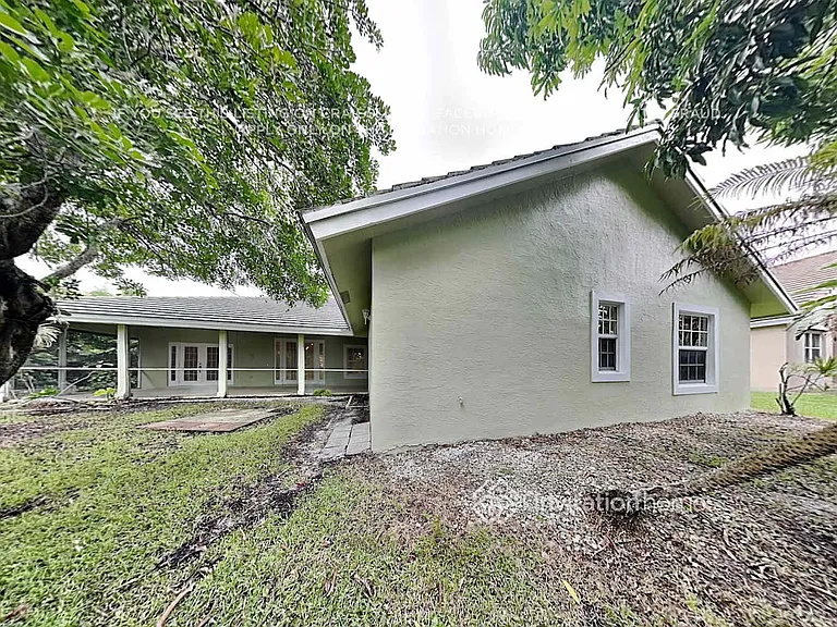 2293 Stonegate Dr — Photo 27