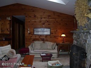 2nd image of 1533 Lakeland Dr
