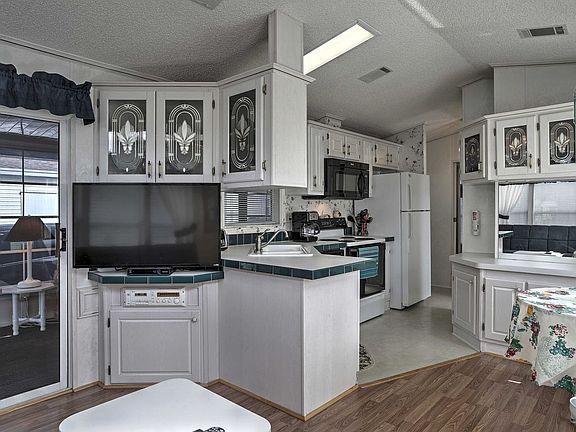 4th image of 822 Owl Ln