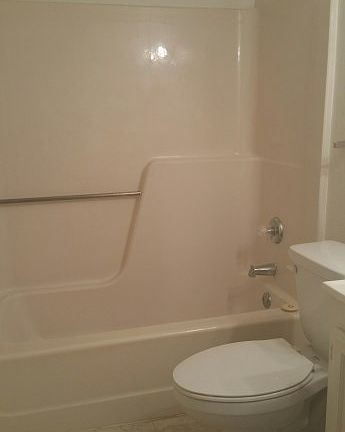 5th image of 402 Weaver St