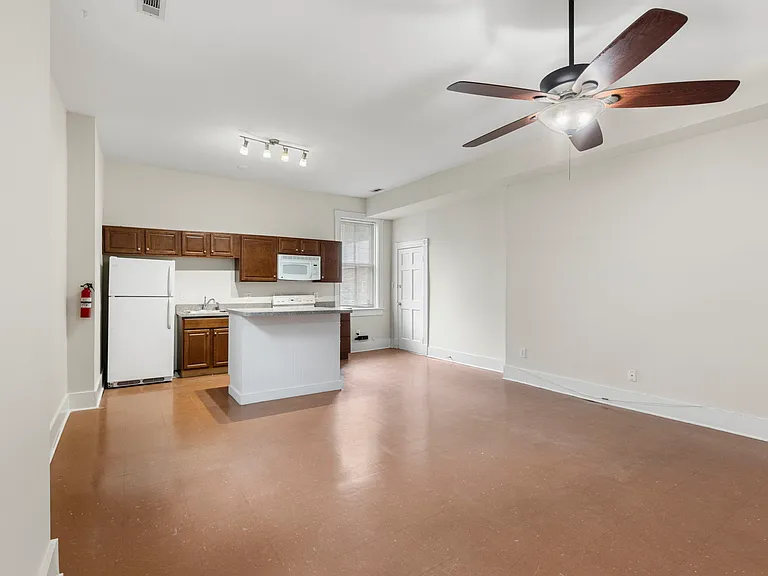 2107 W Main St — Photo 9
