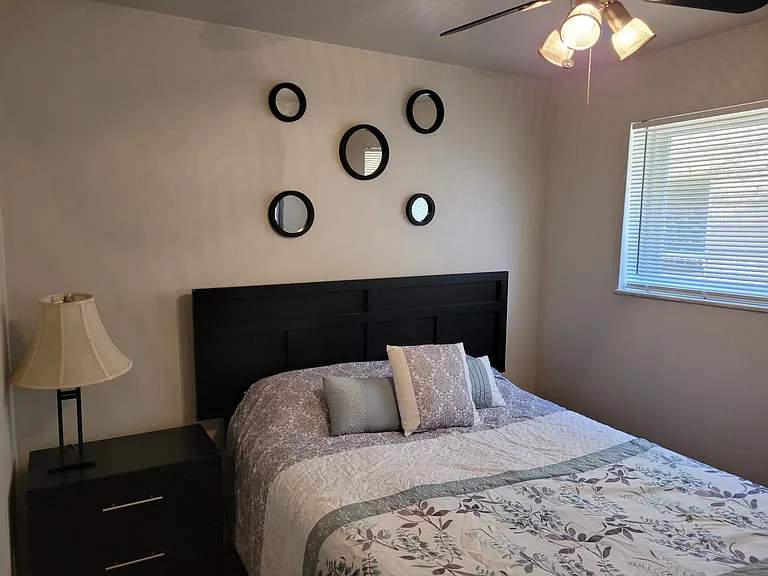 Maplewood Square Apartments — Photo 8