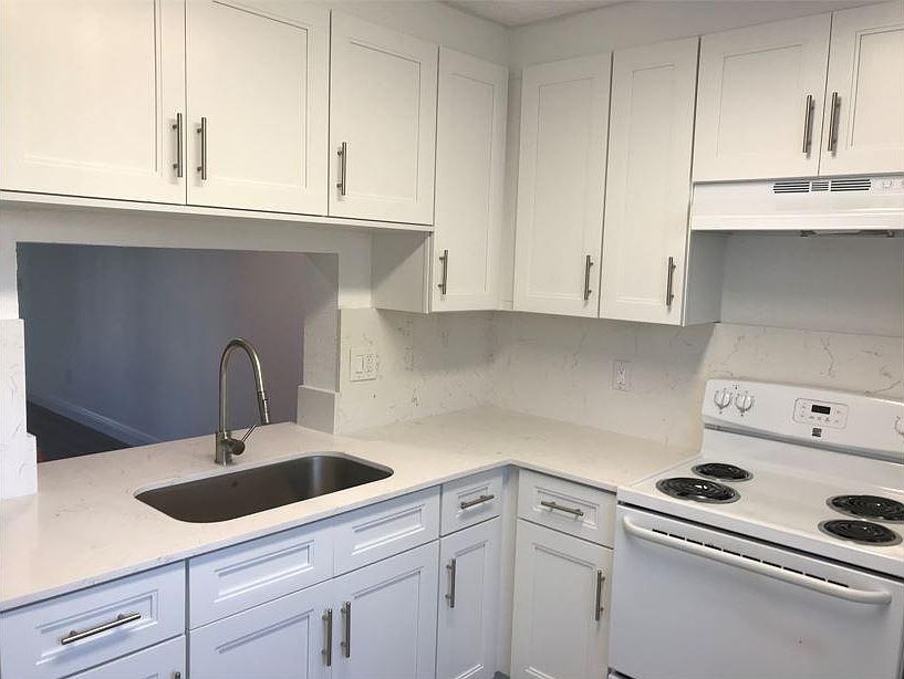 1st image of 800 N Liberty Ave