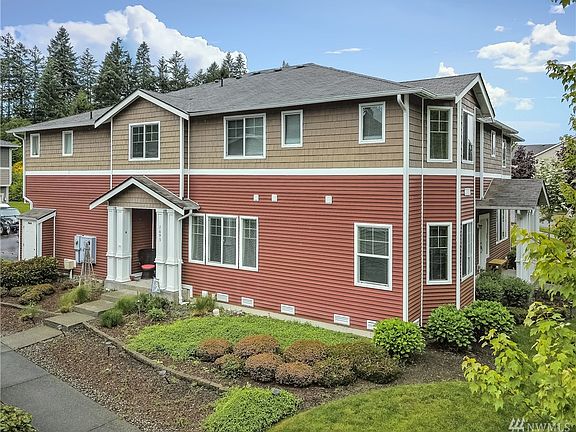 2nd image of 1693 Burnside Pl Unit A