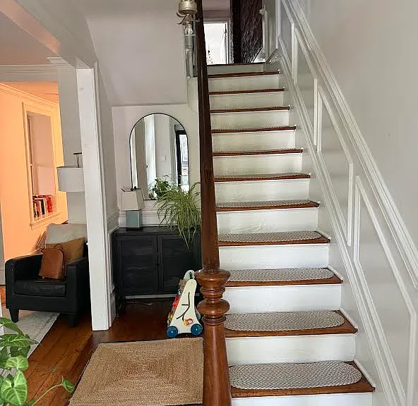 114 E Barnard St — Photo 3