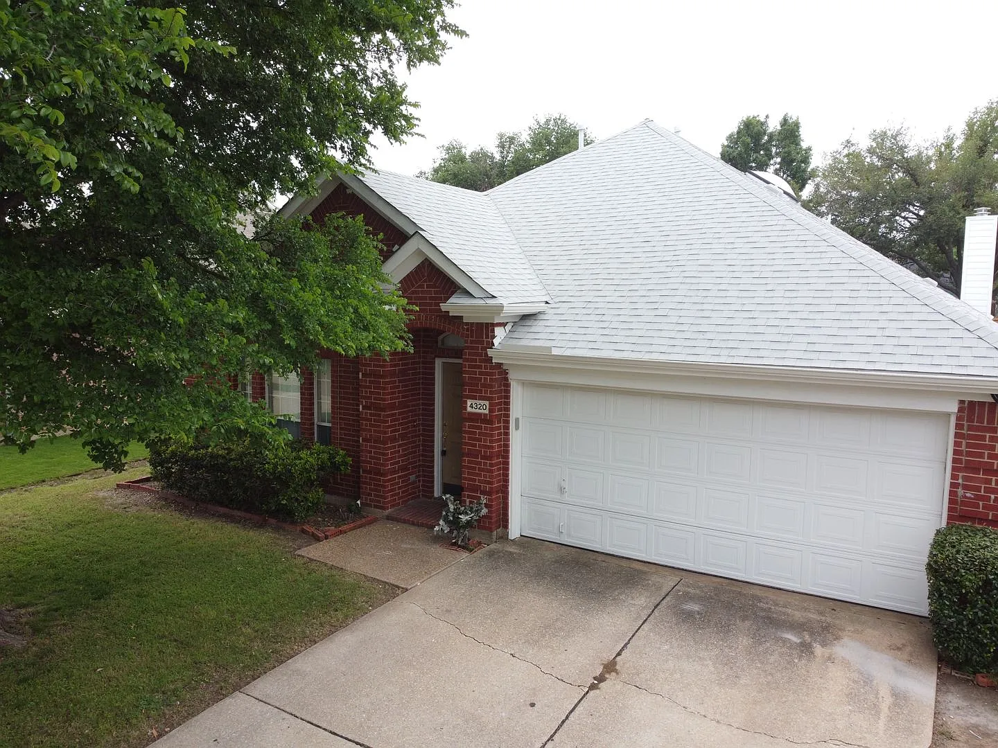 Available now Amazing home! — Photo 3