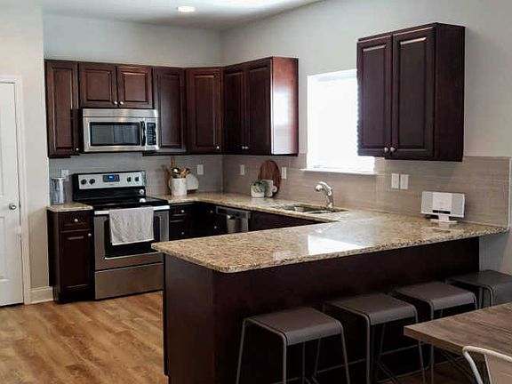 4th image of 8421 Brookmoor Ln #6