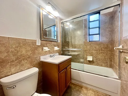 Rented by Arché Nest | media 9