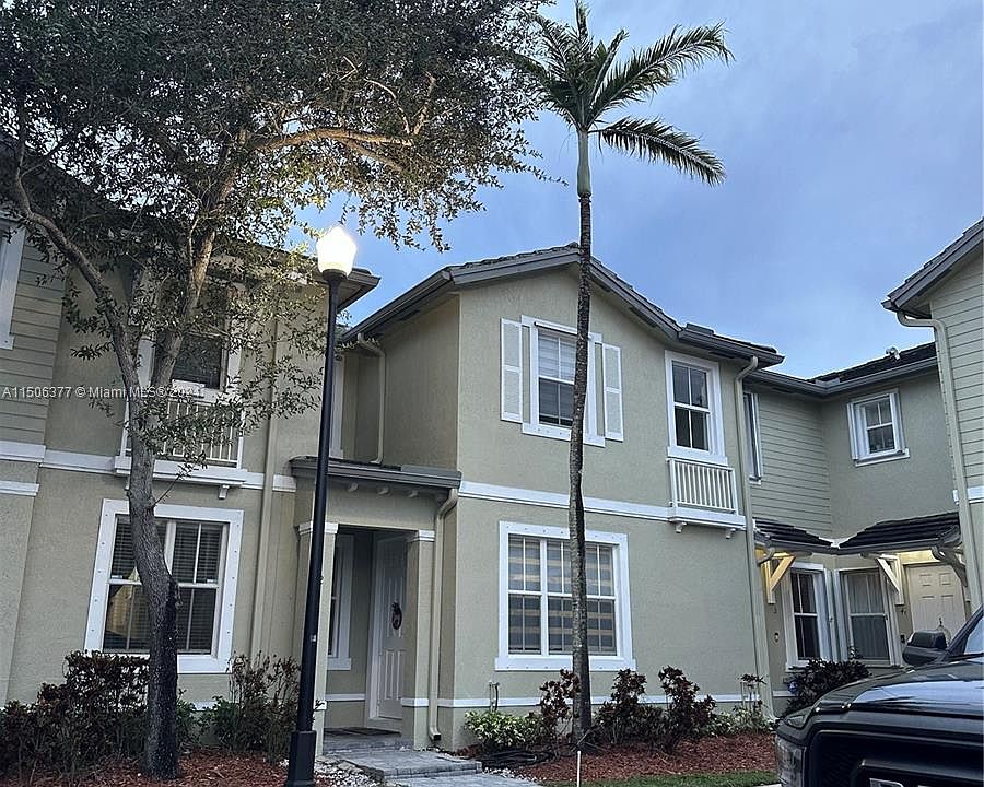 1st image of 2932 SE 2nd Dr Unit 2