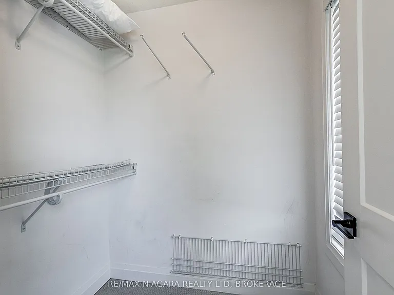 461 Blackburn Dr — Photo 36