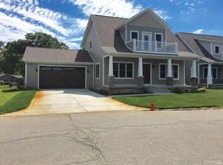 102 Island Dr, La Porte, IN 46350