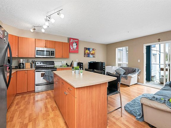 2nd image of 383 Wale Rd #211