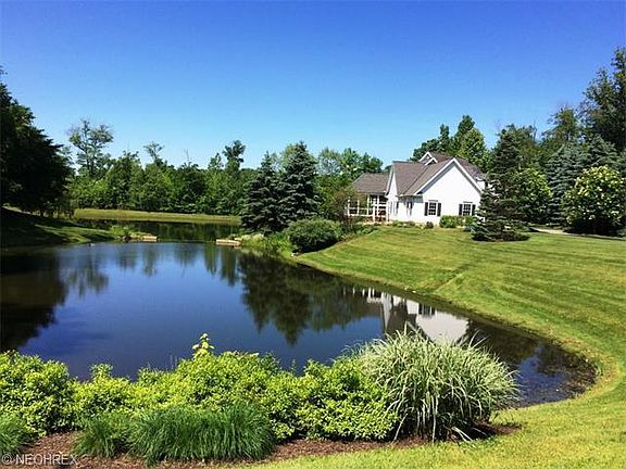 3rd image of 520 Woodland Ct