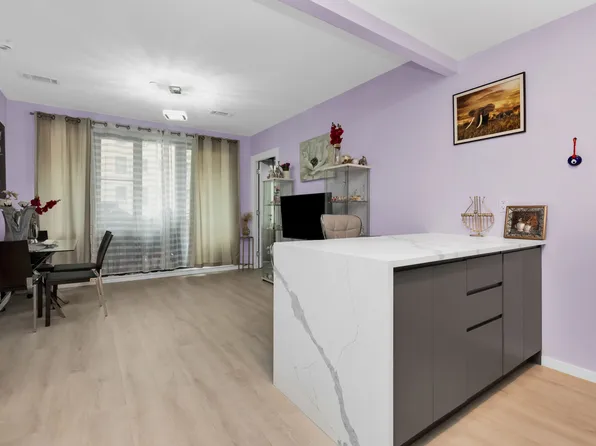 15 West End Avenue image 10 of 33