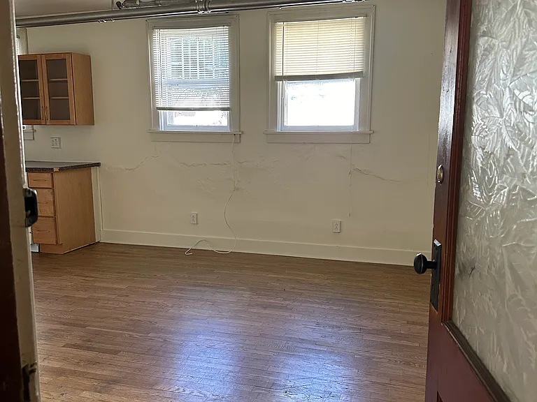 816 Washington St #5 — Photo 2