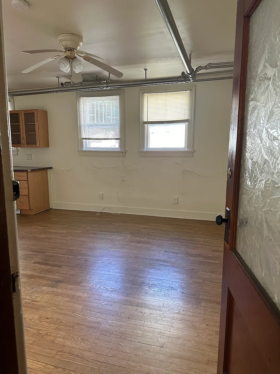 Building Photo - 816 Washington St #5